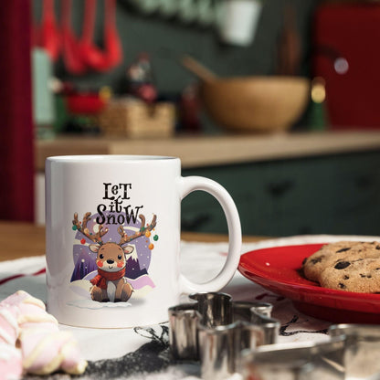 Weiße Tasse mit Rentier "Let it snow" - ArtfulShenwyn